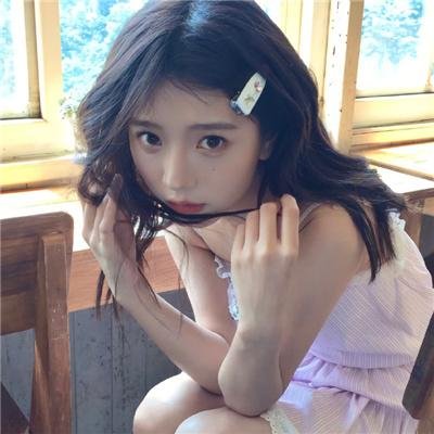 穿着旗袍的女孩